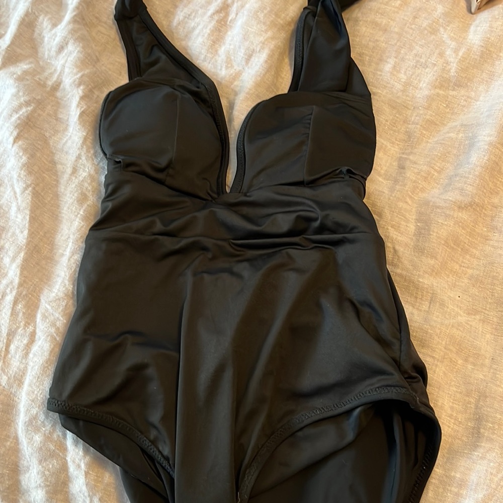 Cupshe bathing suit, size small, black